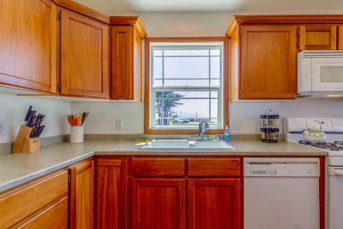 Crescent City Beach House image 11