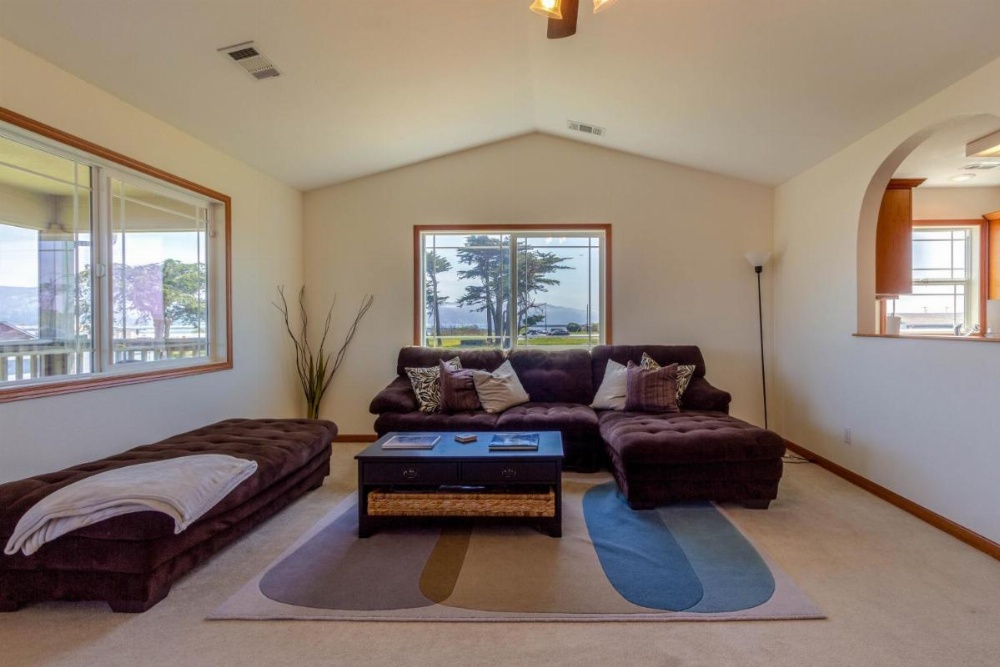 Crescent City Beach House Image 14