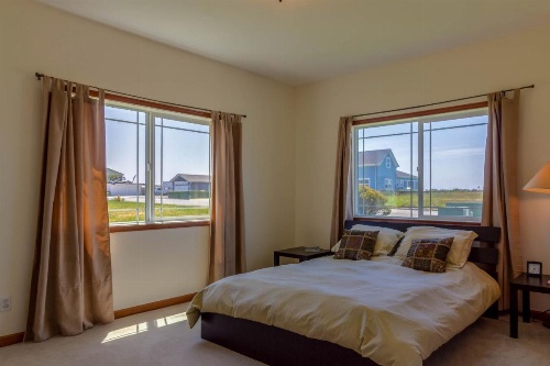 Crescent City Beach House image 19