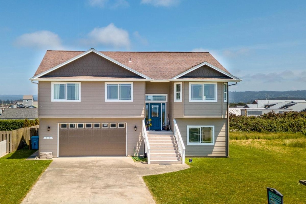 Crescent City Beach House Image 23