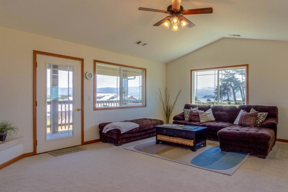 Crescent City Beach House Image 32